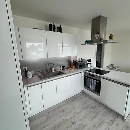 Luxurious 4-room In A New Building In The Center *