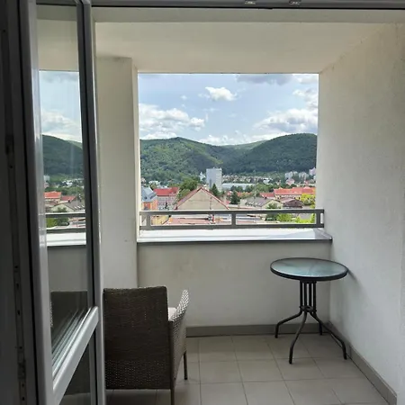 Luxurious 4-room In A New Building In The Center Apartmán Banská Bystrica