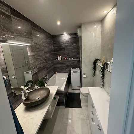 Luxurious 4-room In A New Building In The Center Banská Bystrica